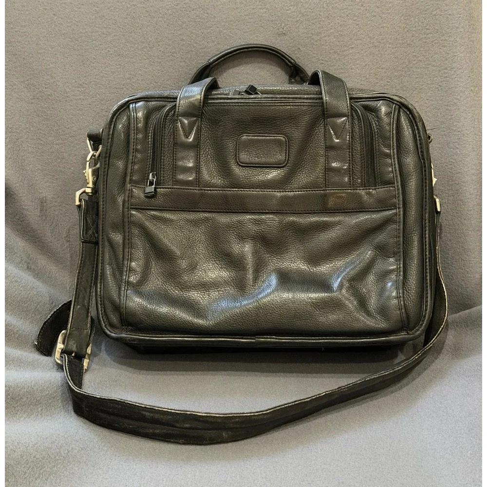 Wilson Black Pebbled Leather Expandable Laptop Briefcase Messenger Bag Office